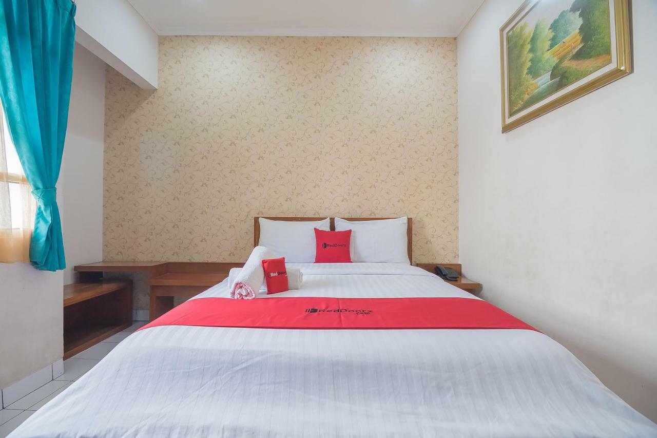 Reddoorz Near Setrasari Mall 2 Bandung Buitenkant foto
